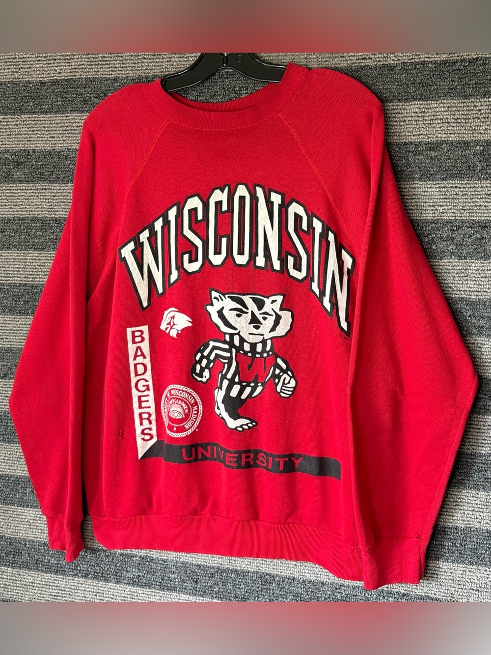 Vintage 90’s University of Wisconsin Badgers Red Crewneck Sweatshirt Men’s Large